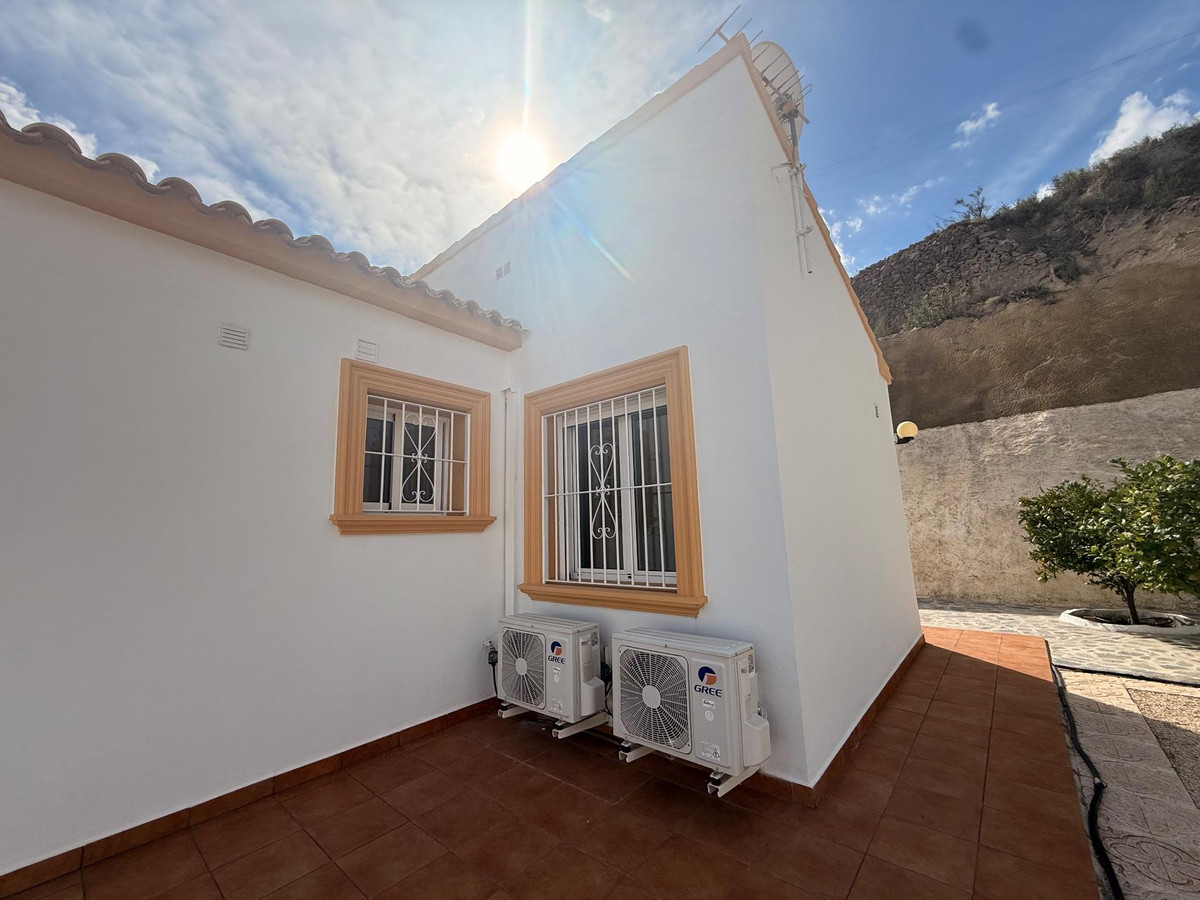 Se vende Bungalow de 4 dormitorios en Costa Blanca, Alicante, España