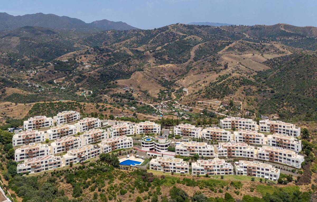3 Bed Apartment for sale in Altos De Los Monteros Costa Del Sol, Málaga, Spain