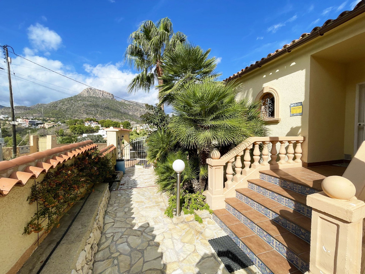 5 Bed Townhouse for sale in Calpe Costa Blanca, Alicante, Spain