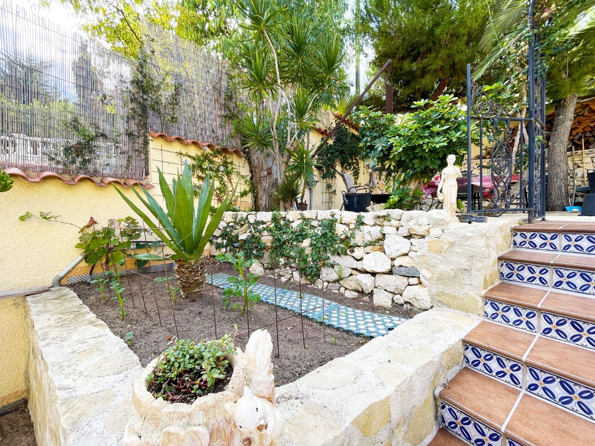 5 Bed Townhouse for sale in Calpe Costa Blanca, Alicante, Spain