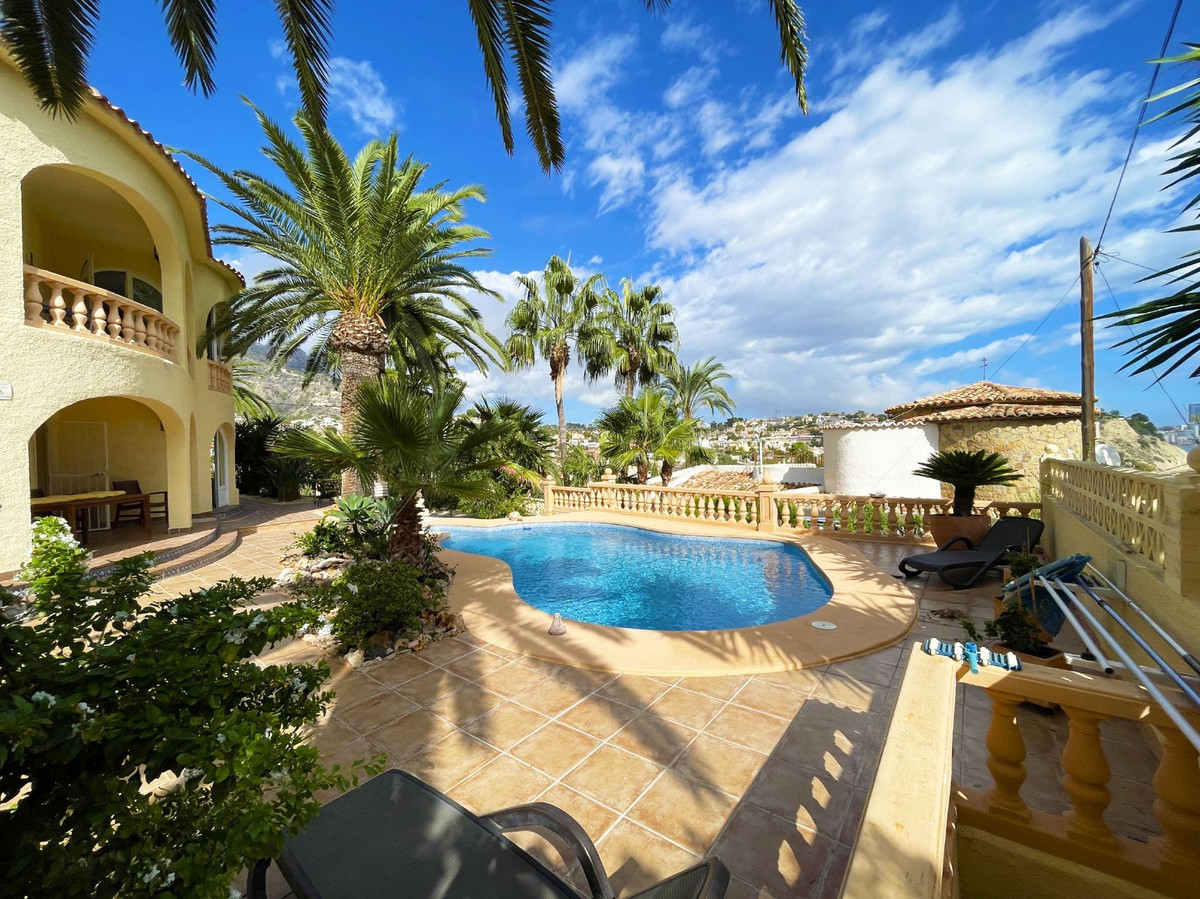 5 Bed Townhouse for sale in Calpe Costa Blanca, Alicante, Spain