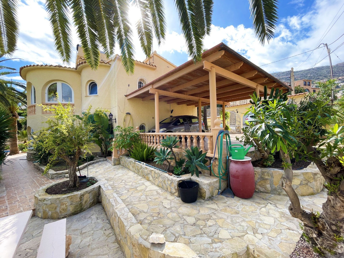 5 Bed Townhouse for sale in Calpe Costa Blanca, Alicante, Spain