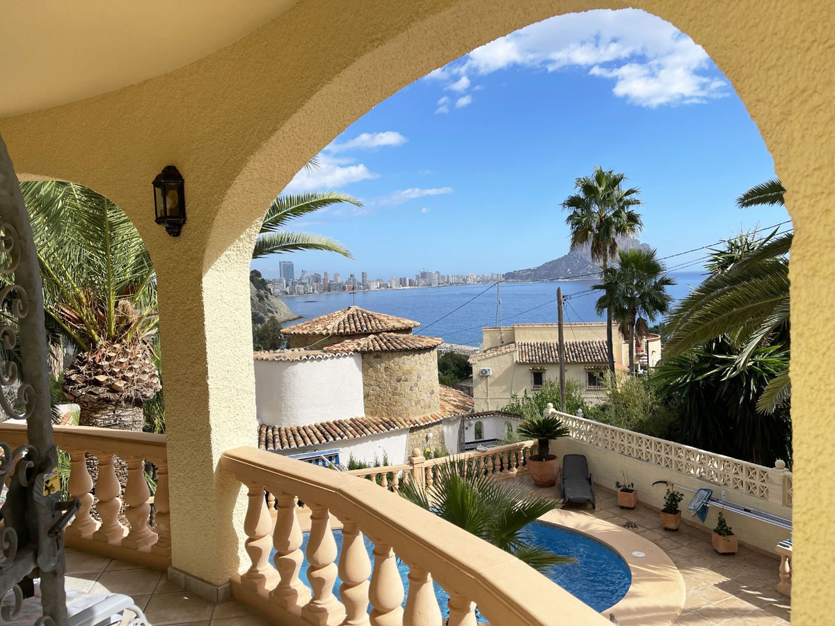 5 Bed Townhouse for sale in Calpe Costa Blanca, Alicante, Spain