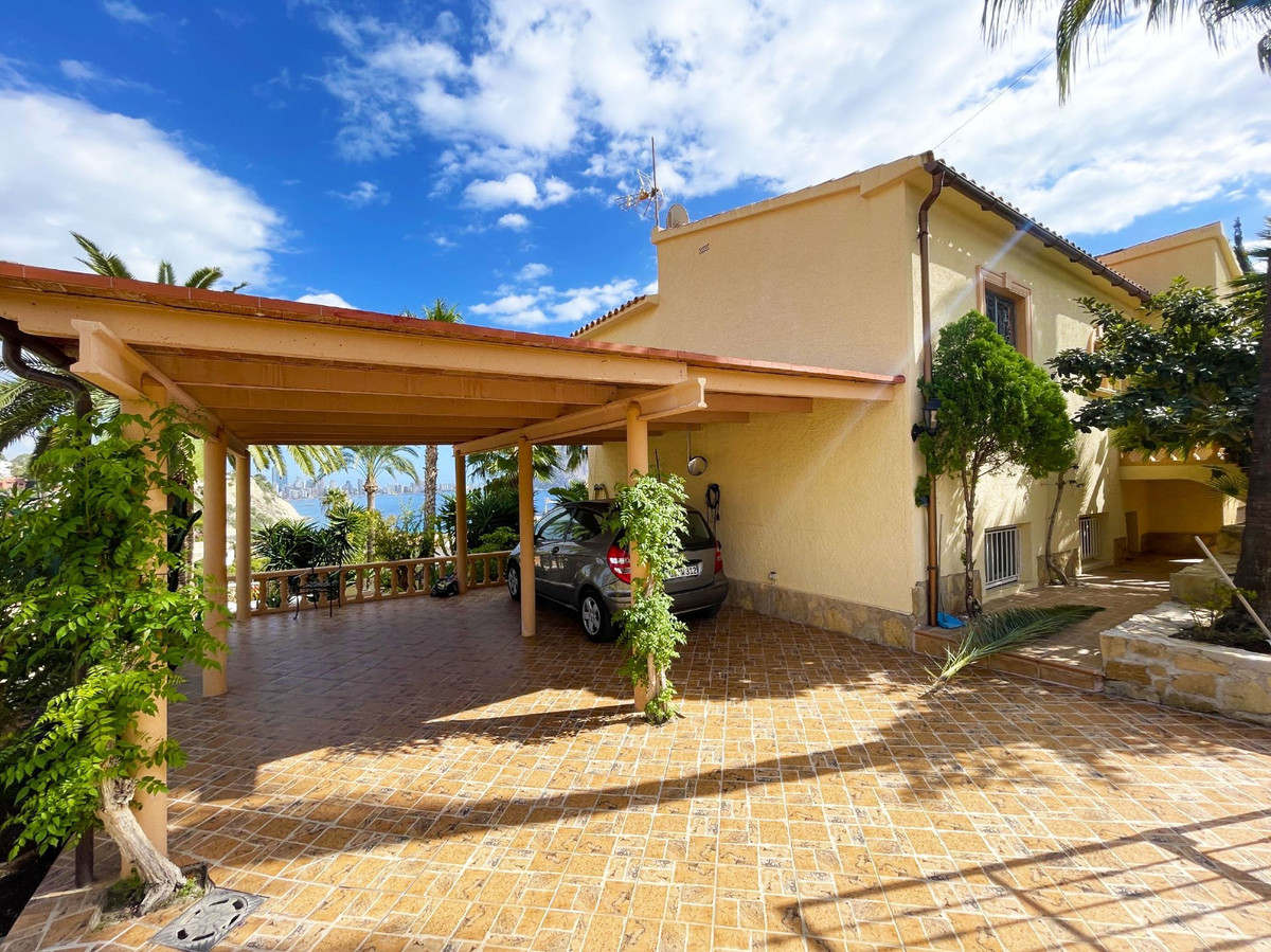 5 Bed Townhouse for sale in Calpe Costa Blanca, Alicante, Spain