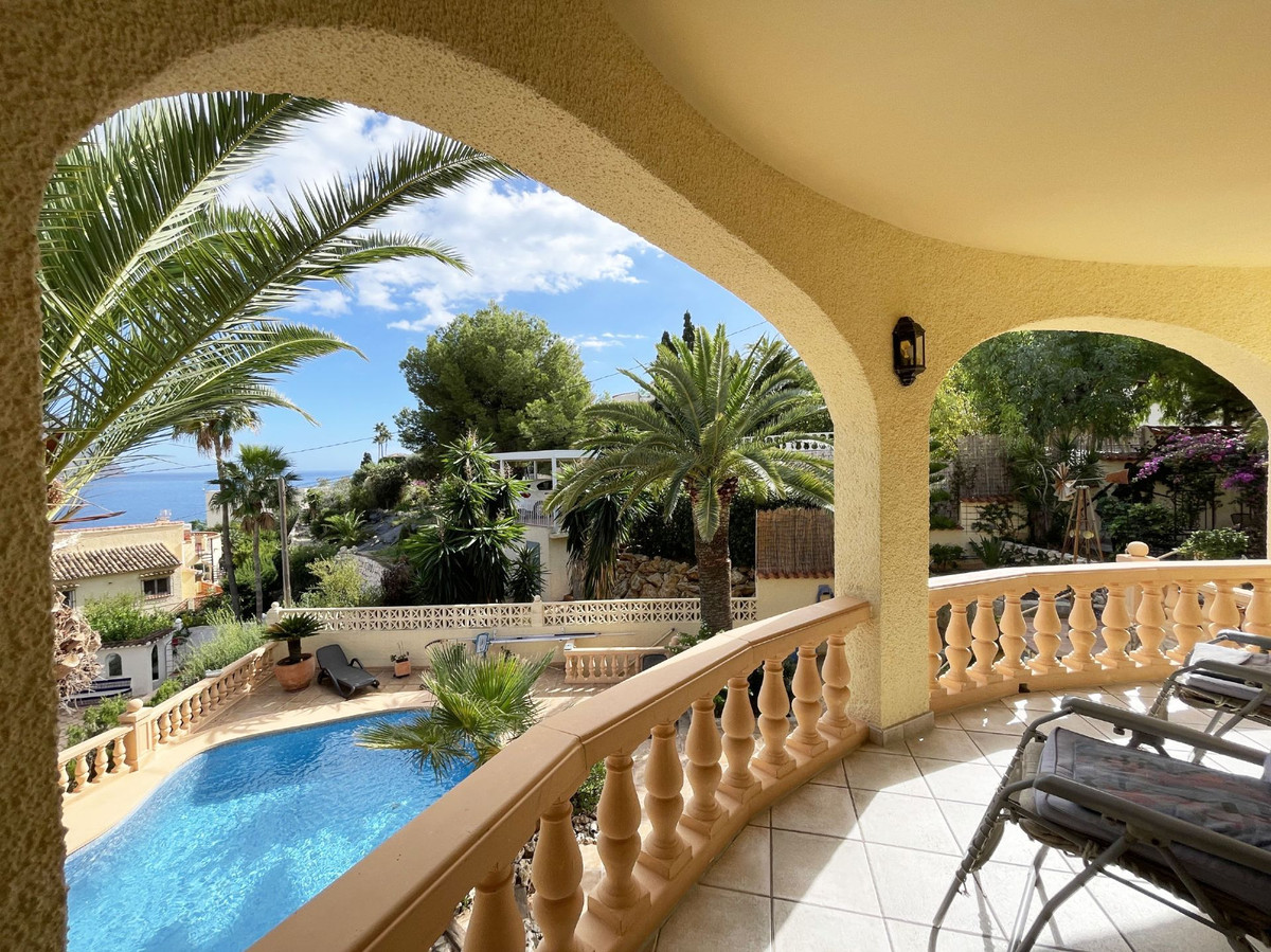 5 Bed Townhouse for sale in Calpe Costa Blanca, Alicante, Spain