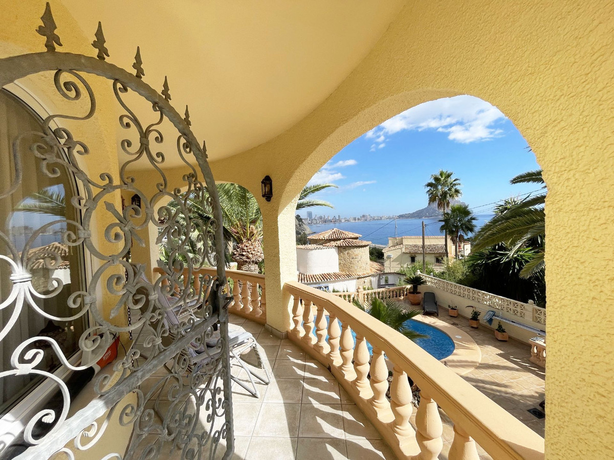 5 Bed Townhouse for sale in Calpe Costa Blanca, Alicante, Spain