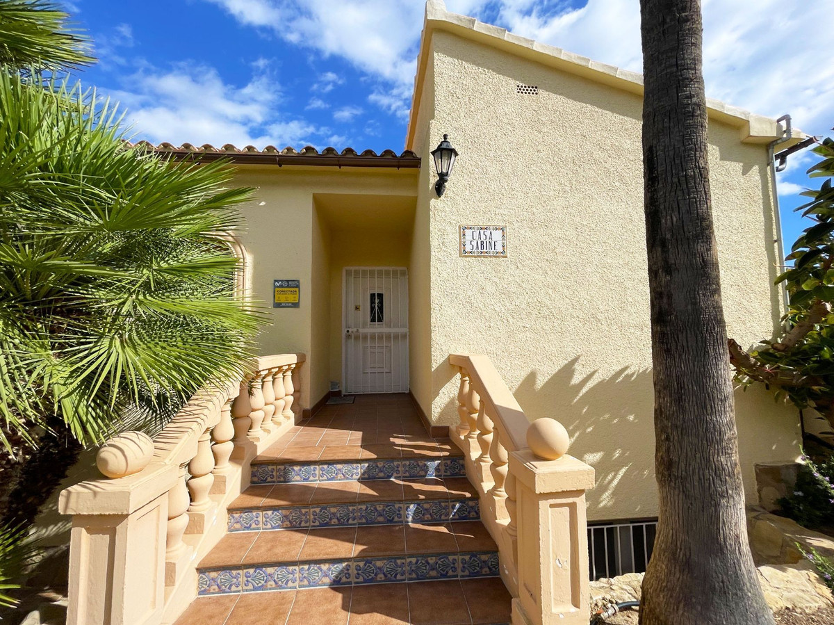 5 Bed Townhouse for sale in Calpe Costa Blanca, Alicante, Spain