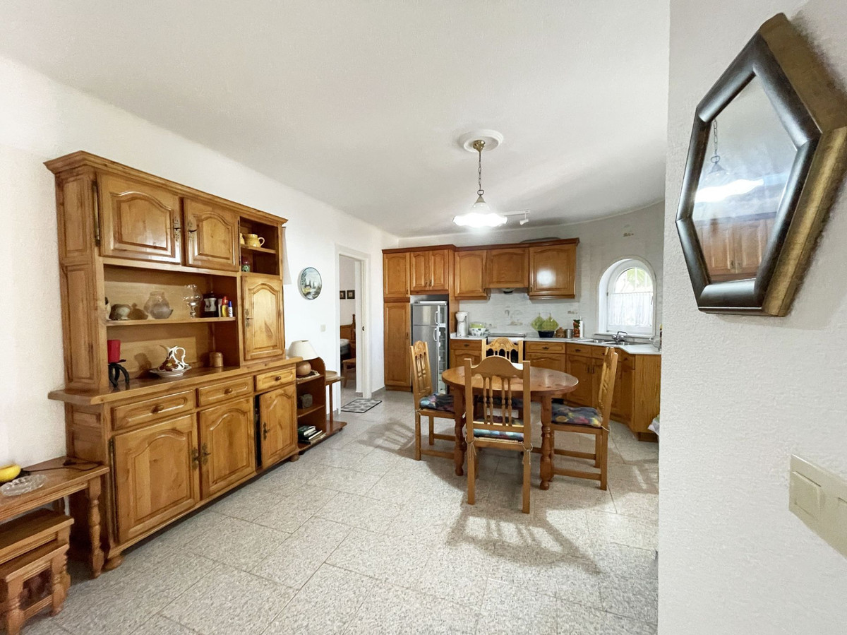 5 Bed Townhouse for sale in Calpe Costa Blanca, Alicante, Spain