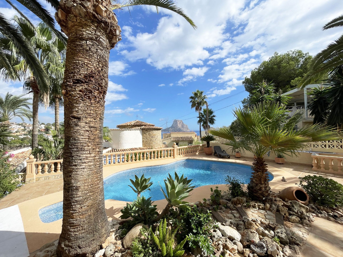 5 Bed Townhouse for sale in Calpe Costa Blanca, Alicante, Spain