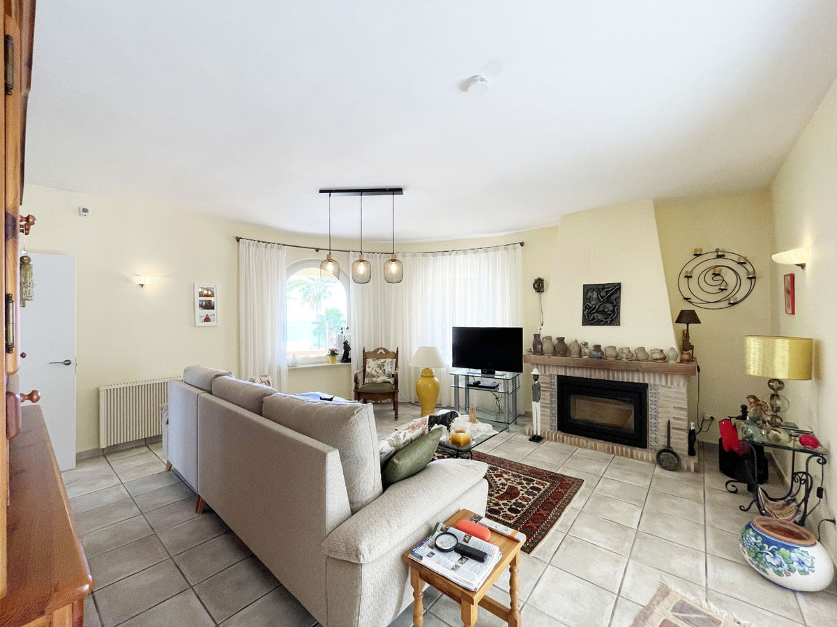 5 Bed Townhouse for sale in Calpe Costa Blanca, Alicante, Spain