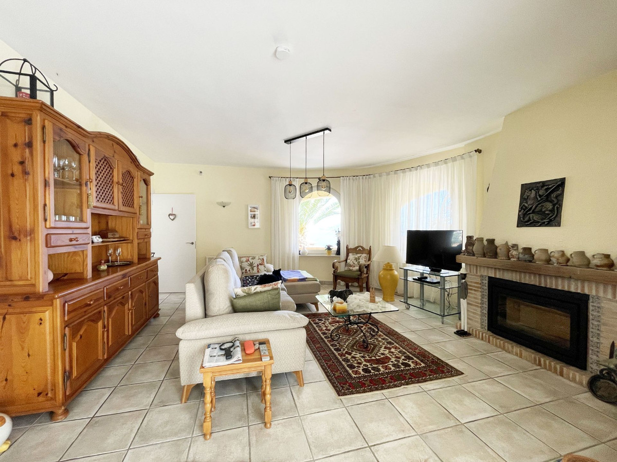 5 Bed Townhouse for sale in Calpe Costa Blanca, Alicante, Spain
