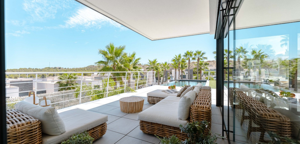 Se vende Villa - Chalet de 5 dormitorios en Costa Blanca, Alicante, España