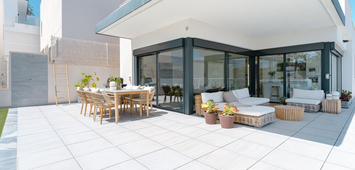 Se vende Villa - Chalet de 5 dormitorios en Costa Blanca, Alicante, España
