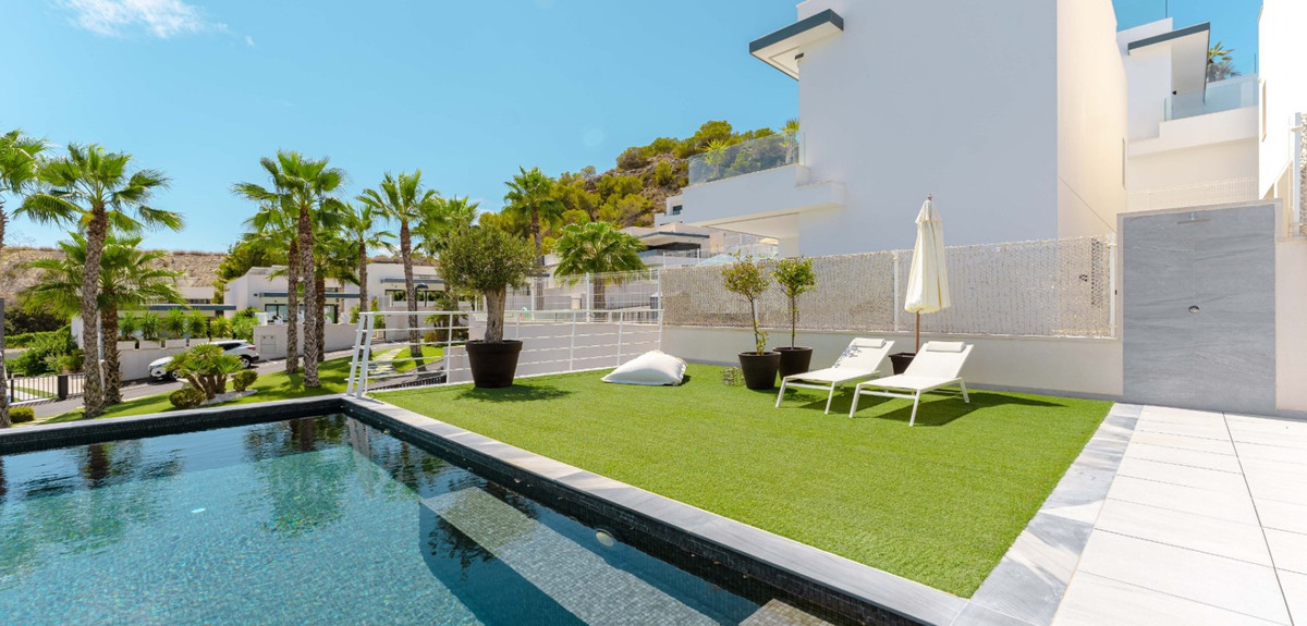 Se vende Villa - Chalet de 5 dormitorios en Costa Blanca, Alicante, España