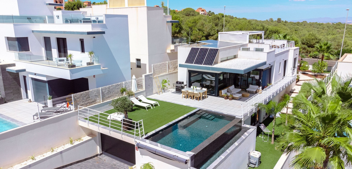 Se vende Villa - Chalet de 5 dormitorios en Costa Blanca, Alicante, España