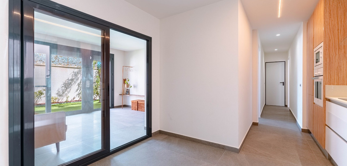 Se vende Villa - Chalet de 5 dormitorios en Costa Blanca, Alicante, España
