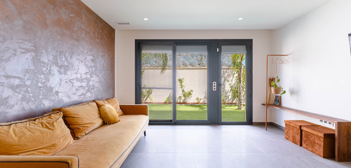 Se vende Villa - Chalet de 5 dormitorios en Costa Blanca, Alicante, España