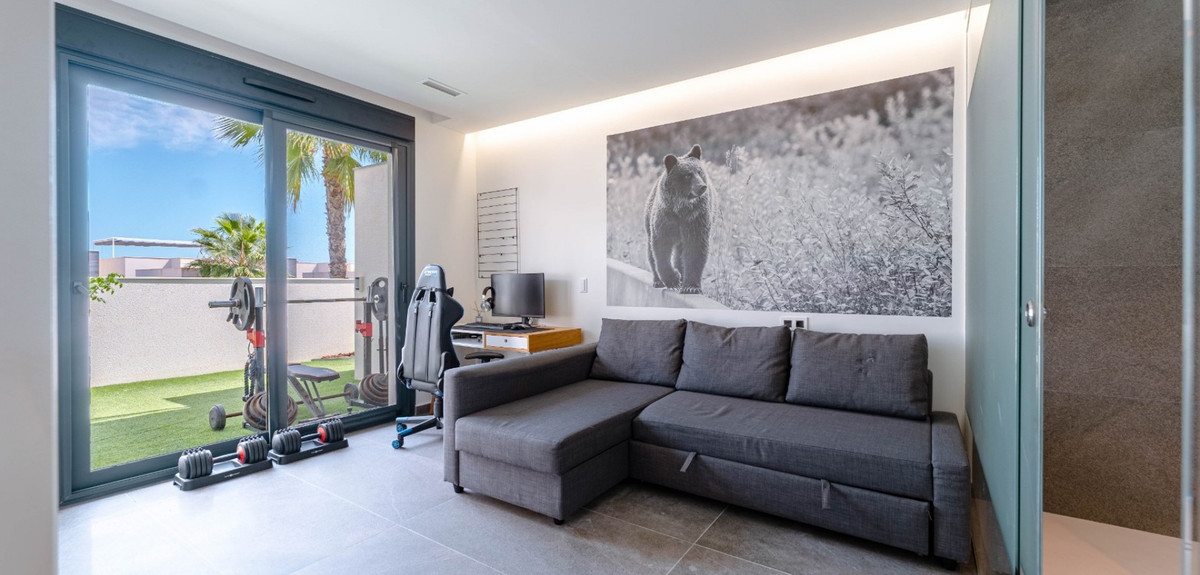 Se vende Villa - Chalet de 5 dormitorios en Costa Blanca, Alicante, España