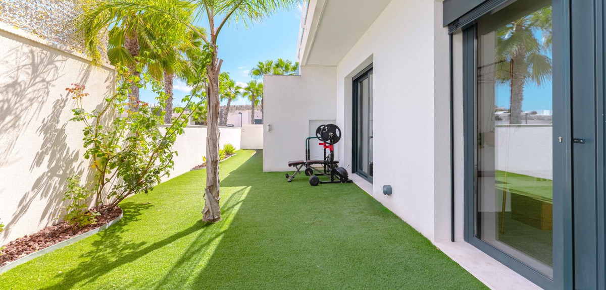 Se vende Villa - Chalet de 5 dormitorios en Costa Blanca, Alicante, España