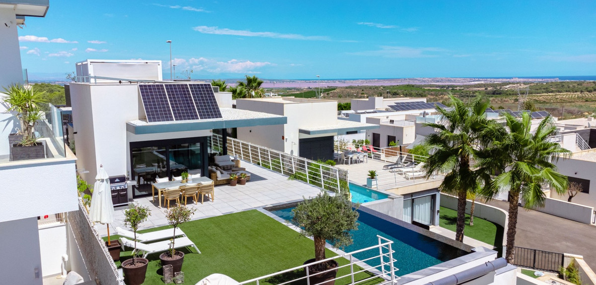 Se vende Villa - Chalet de 5 dormitorios en Costa Blanca, Alicante, España