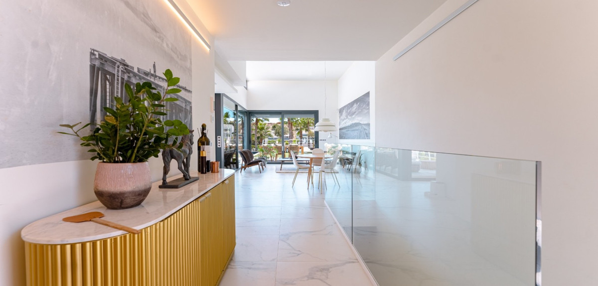 Se vende Villa - Chalet de 5 dormitorios en Costa Blanca, Alicante, España