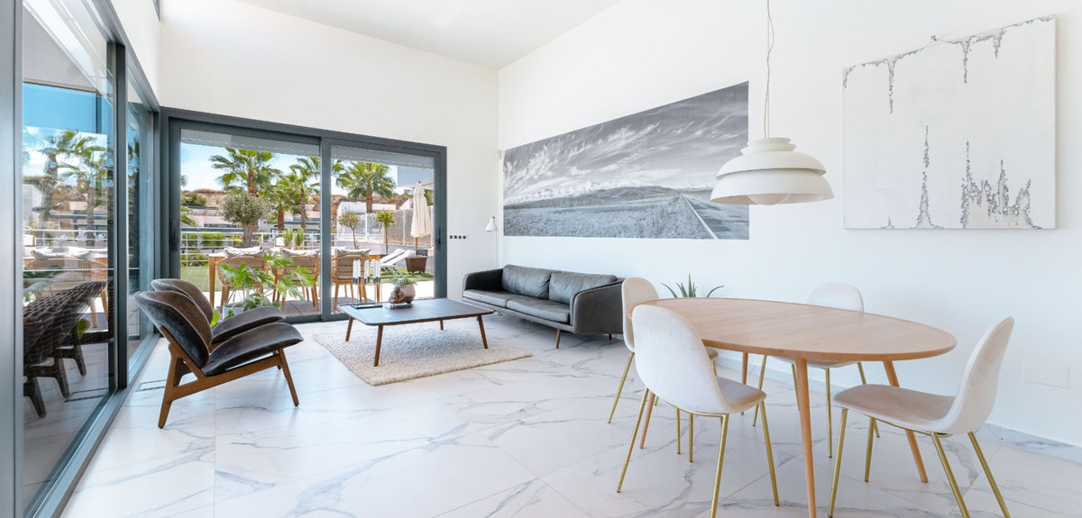 Se vende Villa - Chalet de 5 dormitorios en Costa Blanca, Alicante, España