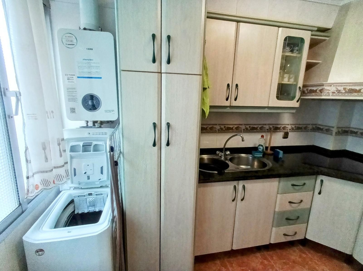 3 Bed Apartment for sale in Martiricos Málaga Ciudad, Málaga, Spain