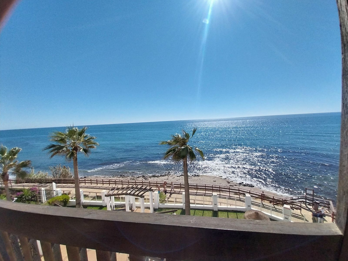 2 Bed Apartment for sale in Calahonda Costa Del Sol, Málaga, Spain