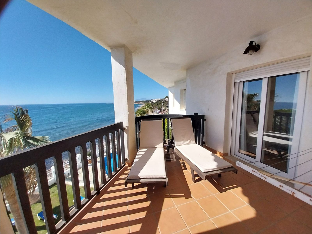 2 Bed Apartment for sale in Calahonda Costa Del Sol, Málaga, Spain