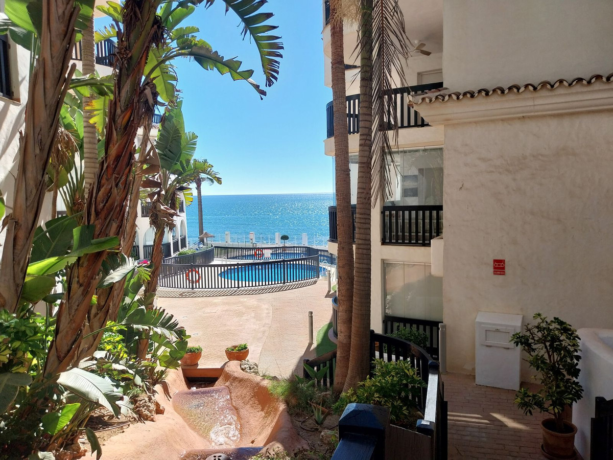 2 Bed Apartment for sale in Calahonda Costa Del Sol, Málaga, Spain