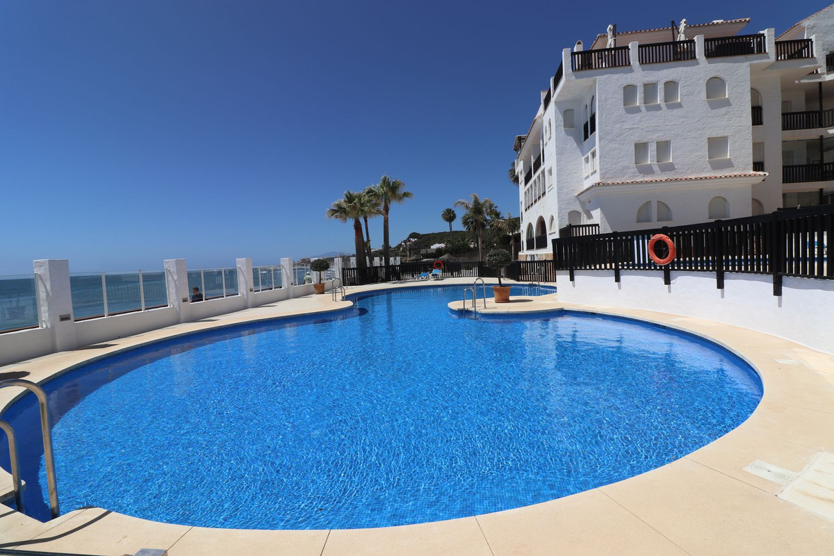 2 Bed Apartment for sale in Calahonda Costa Del Sol, Málaga, Spain
