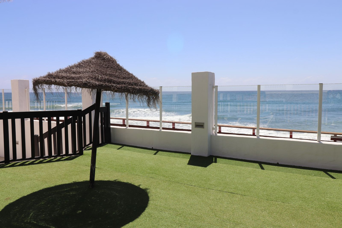 2 Bed Apartment for sale in Calahonda Costa Del Sol, Málaga, Spain