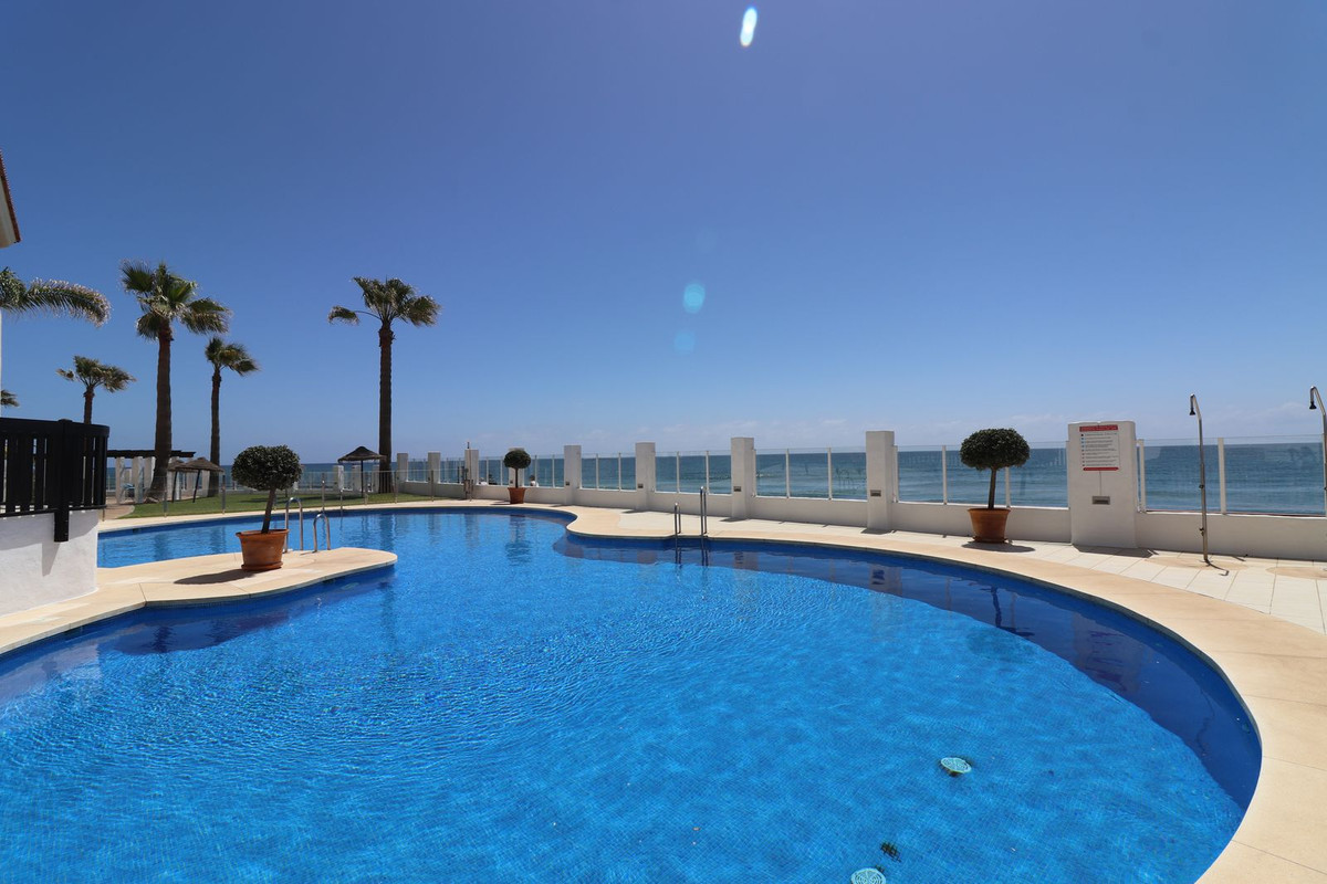 2 Bed Apartment for sale in Calahonda Costa Del Sol, Málaga, Spain