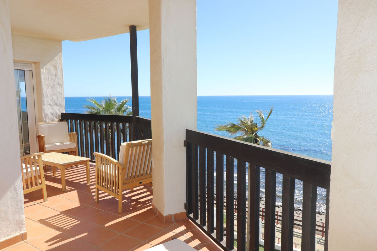 2 Bed Apartment for sale in Calahonda Costa Del Sol, Málaga, Spain
