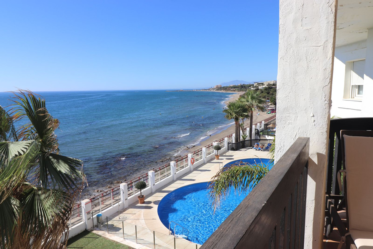 2 Bed Apartment for sale in Calahonda Costa Del Sol, Málaga, Spain