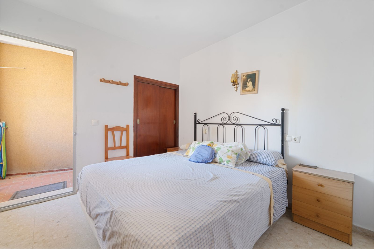 2 Bed Apartment for sale in Fuengirola Costa Del Sol, Málaga, Spain