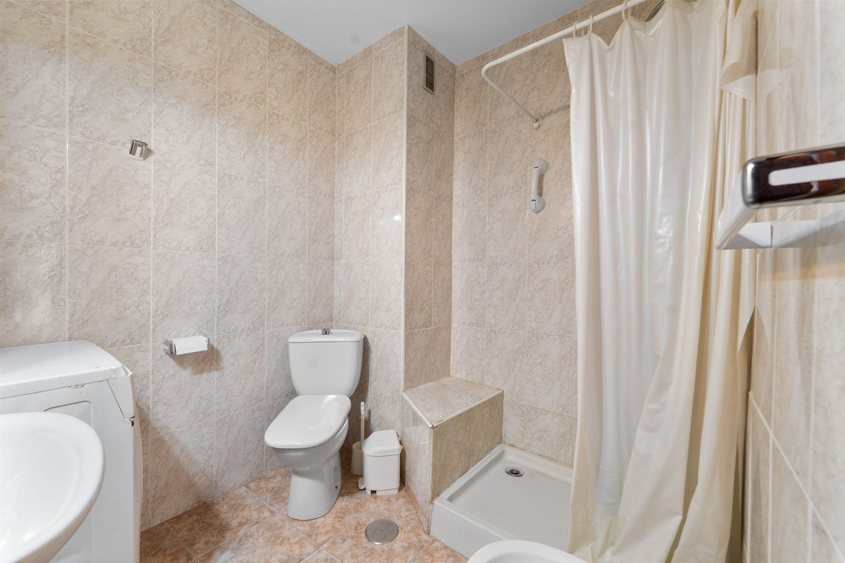 2 Bed Apartment for sale in Fuengirola Costa Del Sol, Málaga, Spain