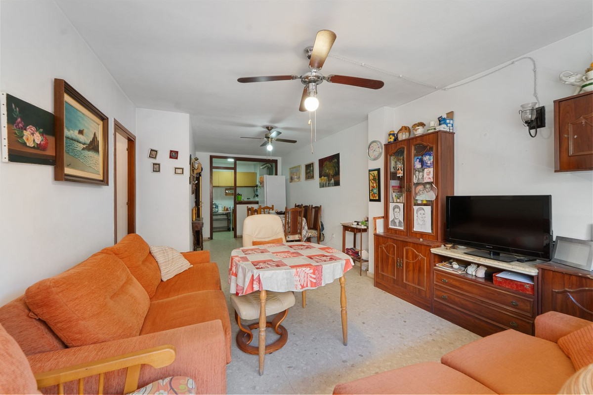 2 Bed Apartment for sale in Fuengirola Costa Del Sol, Málaga, Spain