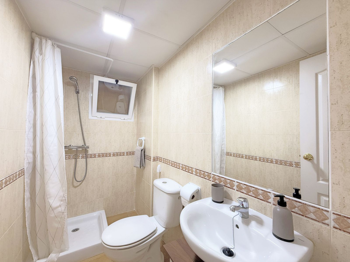 Se vende Apartamento Planta Baja de 2 dormitorios en Costa Del Sol, Málaga, España