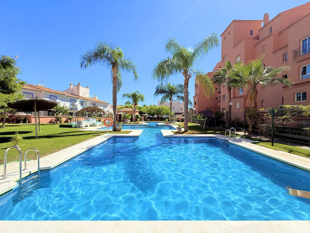 Se vende Apartamento Planta Baja de 2 dormitorios en Costa Del Sol, Málaga, España