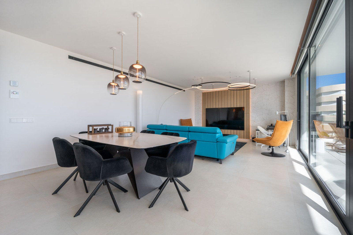 Se vende Apartamento Planta Media de 3 dormitorios en Costa Del Sol, Málaga, España