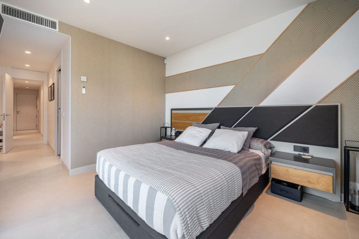 Se vende Apartamento Planta Media de 3 dormitorios en Costa Del Sol, Málaga, España