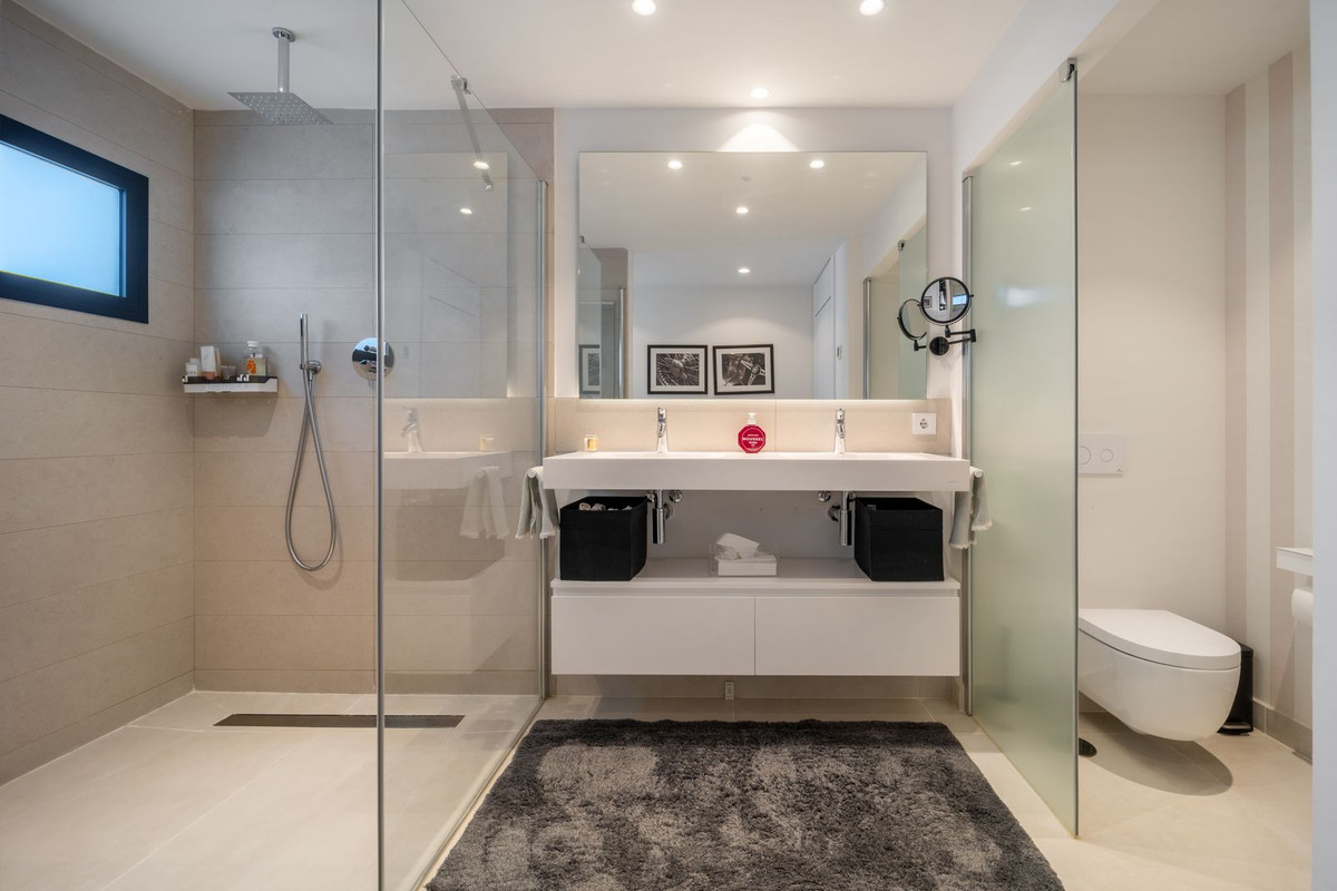 Se vende Apartamento Planta Media de 3 dormitorios en Costa Del Sol, Málaga, España