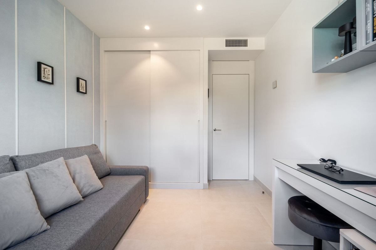 Se vende Apartamento Planta Media de 3 dormitorios en Costa Del Sol, Málaga, España