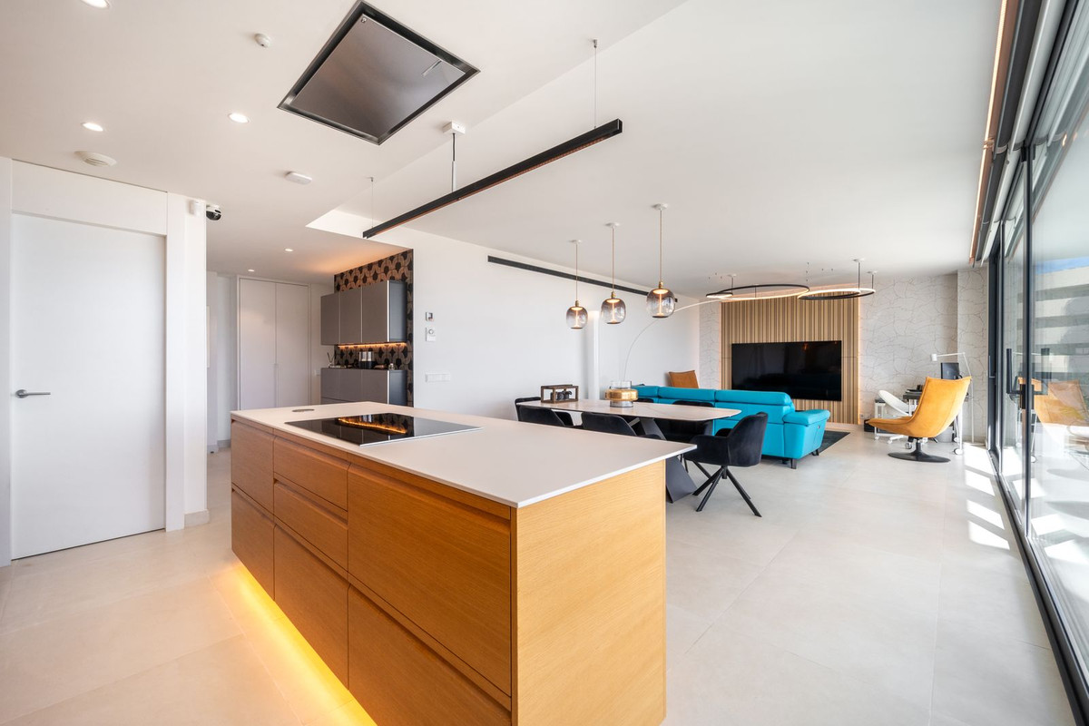 Se vende Apartamento Planta Media de 3 dormitorios en Costa Del Sol, Málaga, España