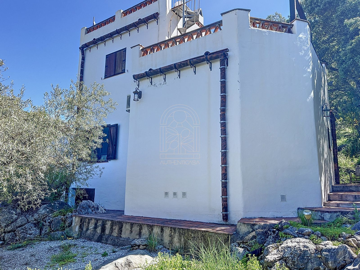 4 Bed Townhouse for sale in Comares Costa Del Sol East, Málaga, Spain
