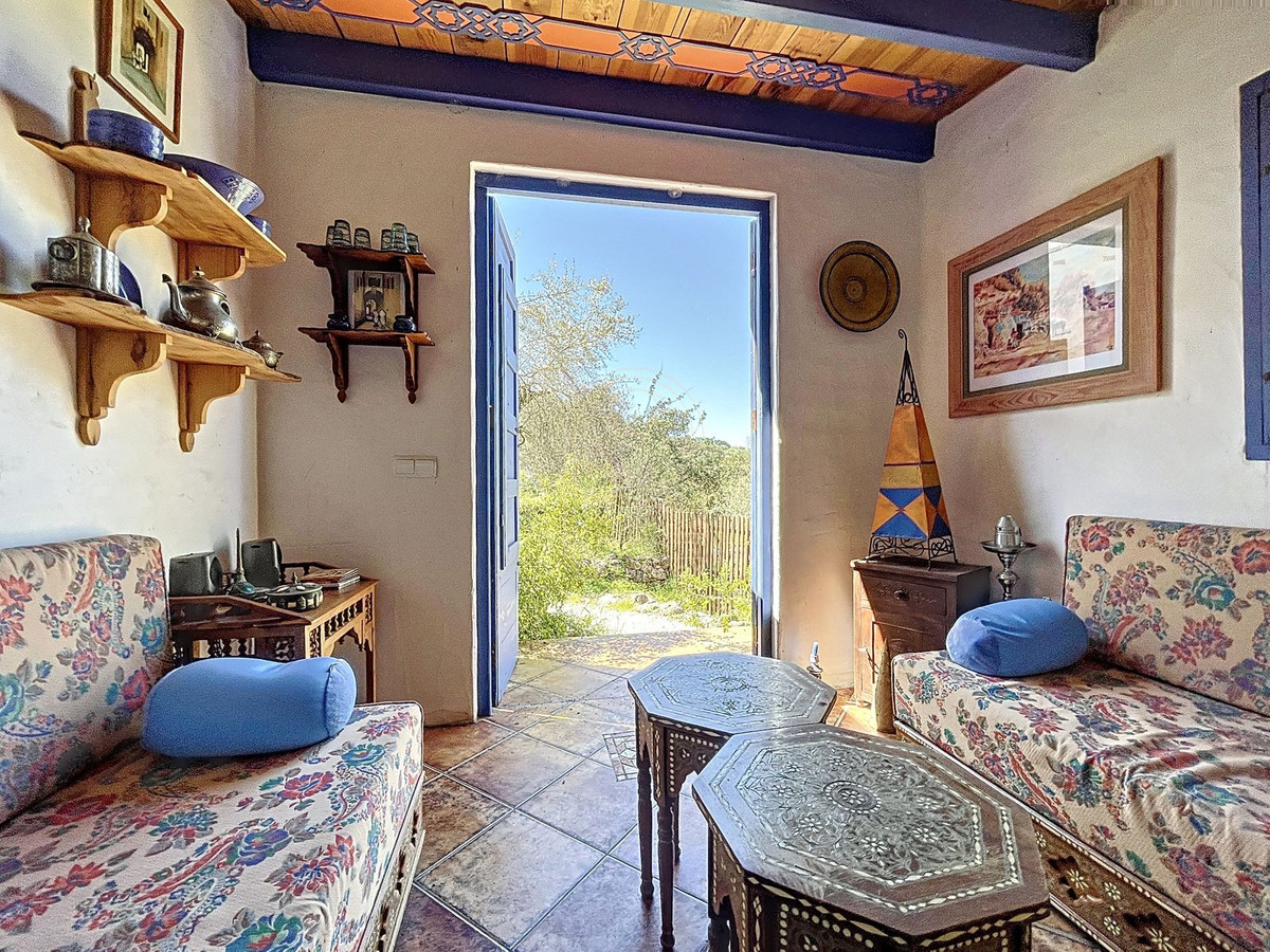 4 Bed Townhouse for sale in Comares Costa Del Sol East, Málaga, Spain
