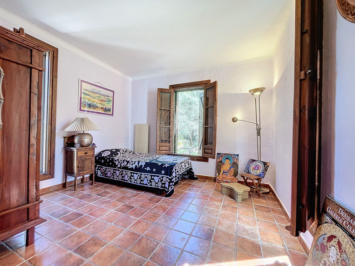 4 Bed Townhouse for sale in Comares Costa Del Sol East, Málaga, Spain
