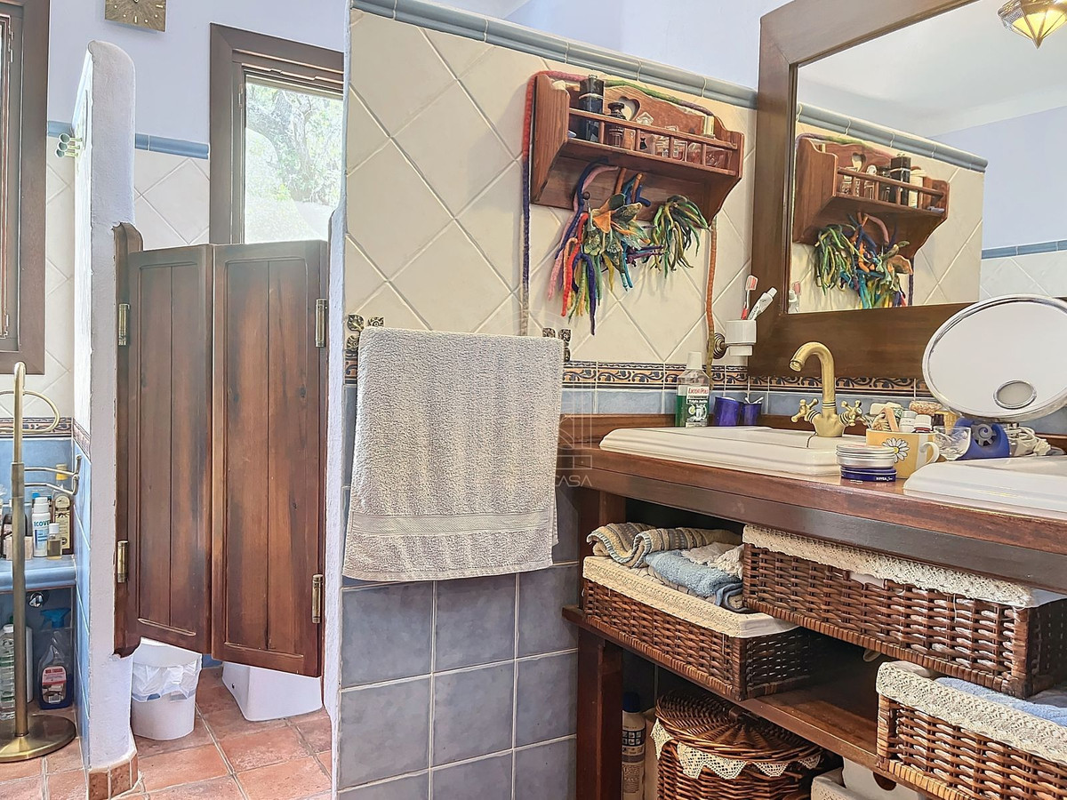 4 Bed Townhouse for sale in Comares Costa Del Sol East, Málaga, Spain