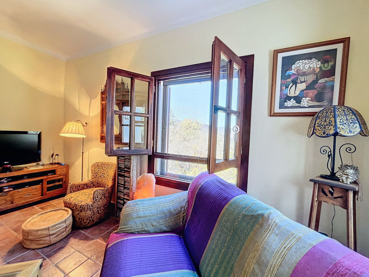4 Bed Townhouse for sale in Comares Costa Del Sol East, Málaga, Spain
